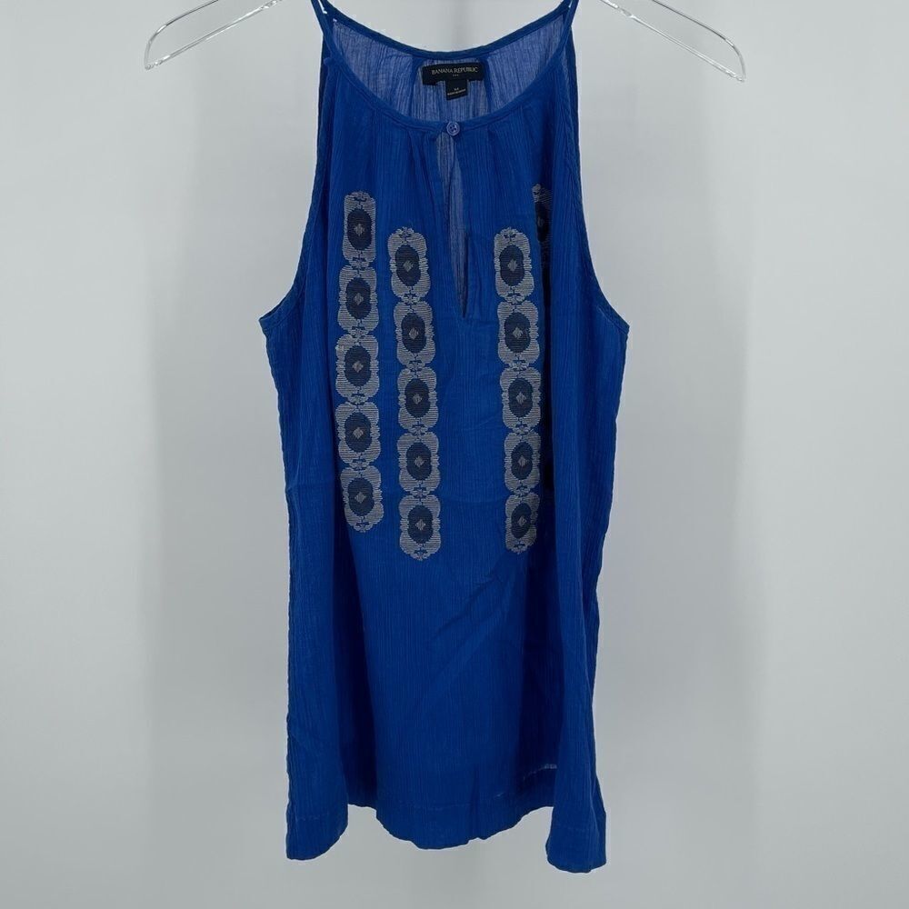 BANANA REPUBLIC WHISPY BLUE SLEEVELESS TOP SIZE M